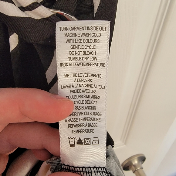 Ricki's blouse, size L, b&w - Picture 6 of 6